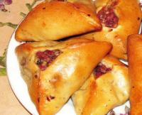 Эчпочмаки — треугольные татарские пирожки с мясом и картошкой