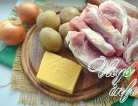 Свинина, фаршированная помидорами и сыром по-гусарски